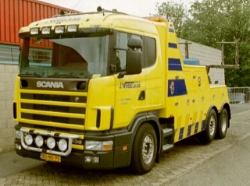 Scania-144-G-530-Bergetruck-Vogelaar-Koster-020304-1[1]